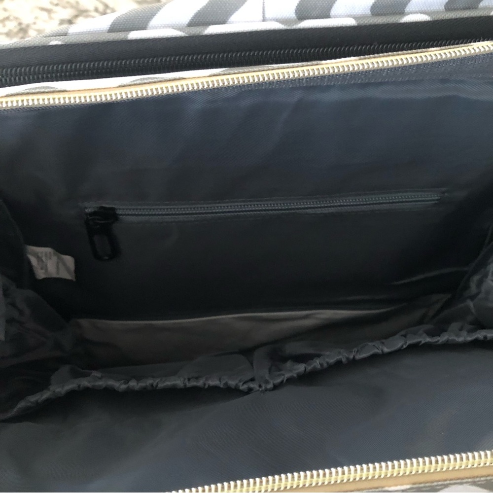 🆕 debug Diaper Bag - Picture 5 of 6